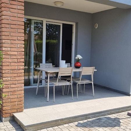 Casa Emma With Pool Apartment Porec Bagian luar foto
