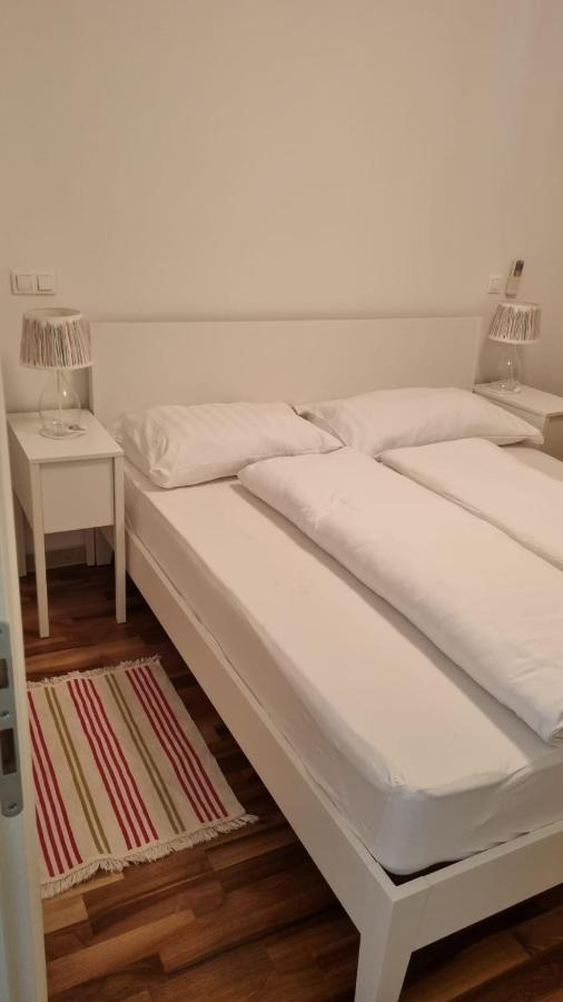Casa Emma With Pool Apartment Porec Bagian luar foto