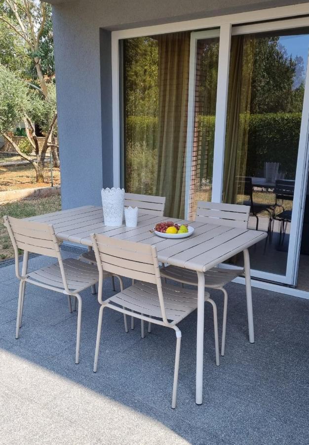 Casa Emma With Pool Apartment Porec Bagian luar foto
